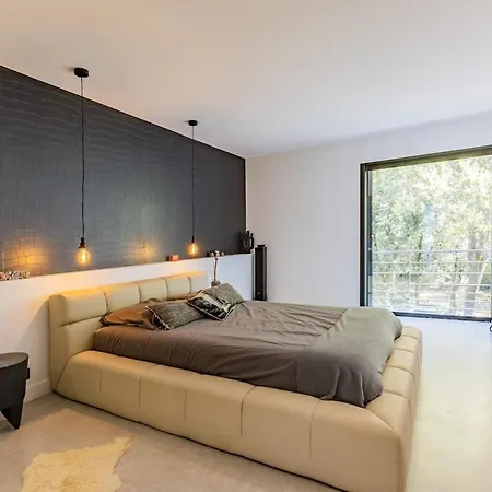 Exceptional Architect 300 M2
