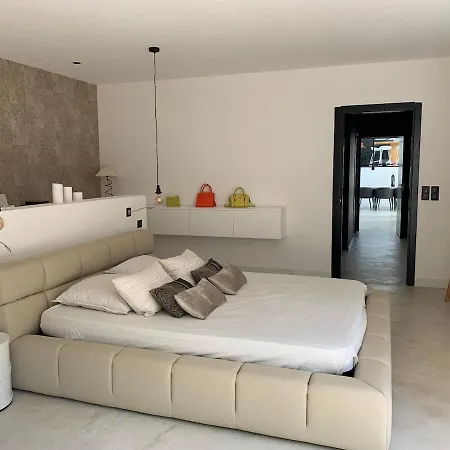 Villa Exceptional Architect 300 M2 *